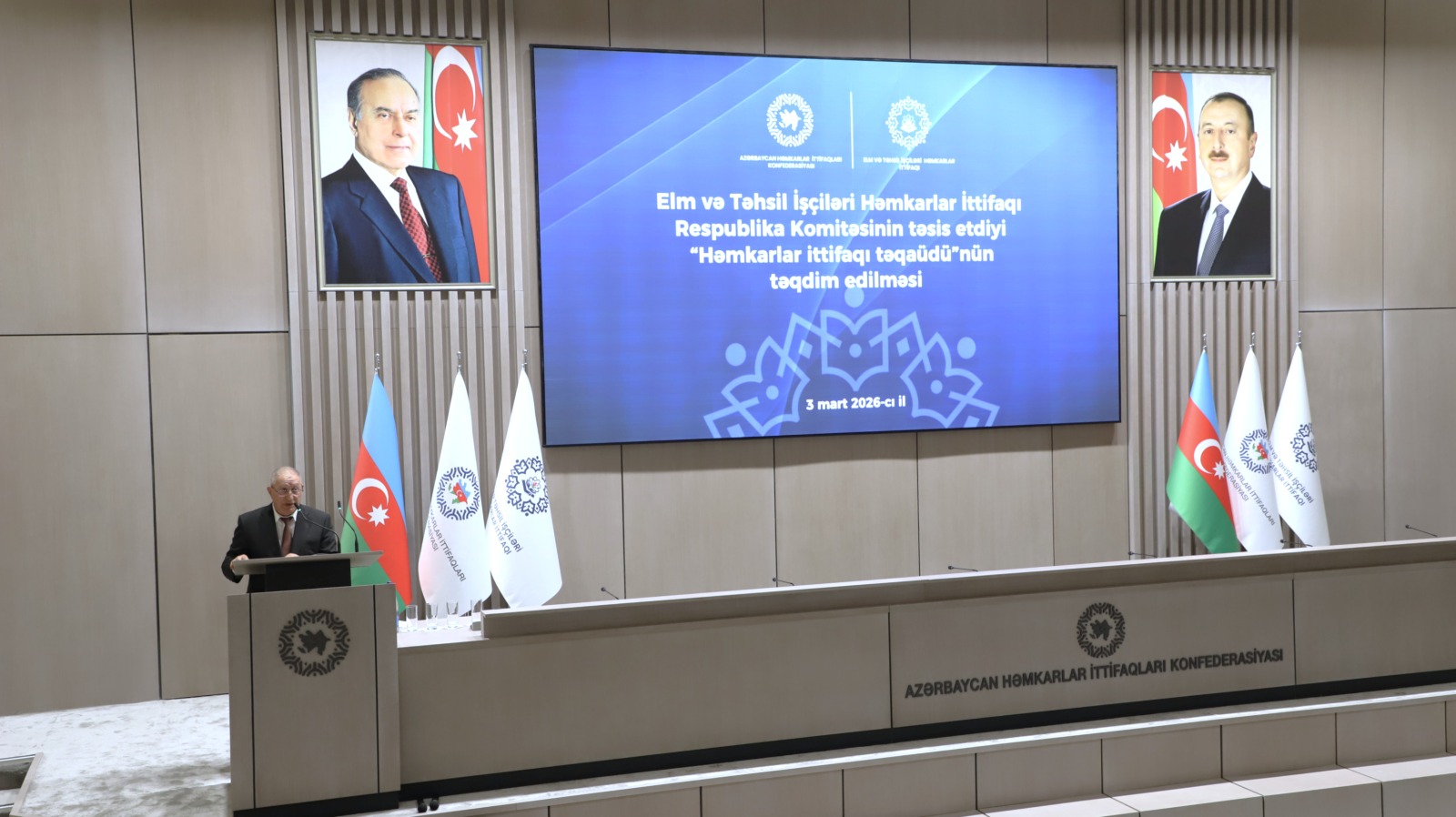 250 tələbəyə “Həmkarlar ittifaqı təqaüdü” təqdim olundu (FOTO)